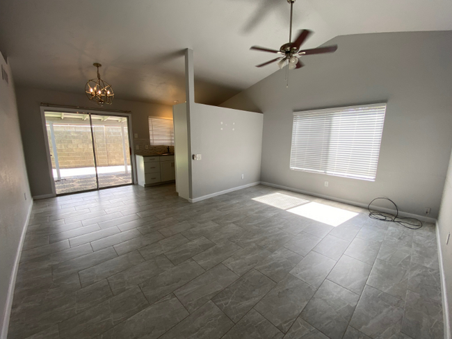Foto del edificio - 16253 N 18th St