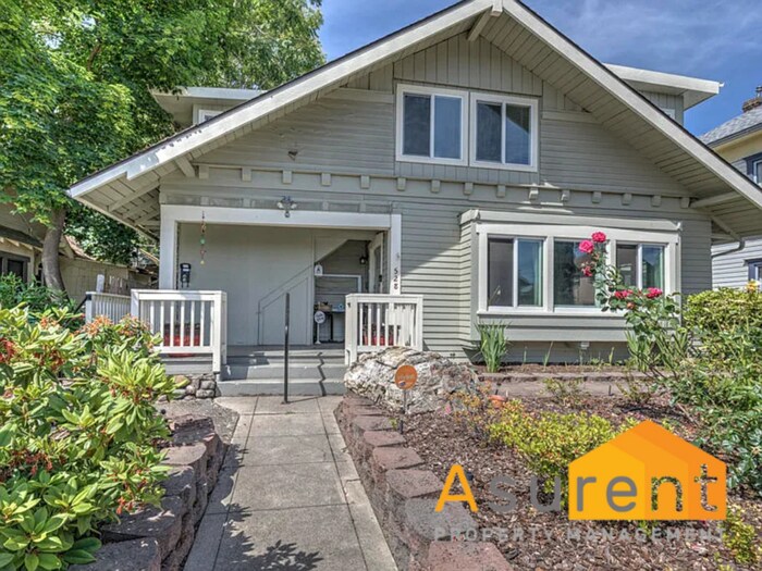 Primary Photo - Charming 2 bedroom, 1 bathroom apartment l...