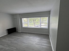 Building Photo - 7327 N Rogers Ave