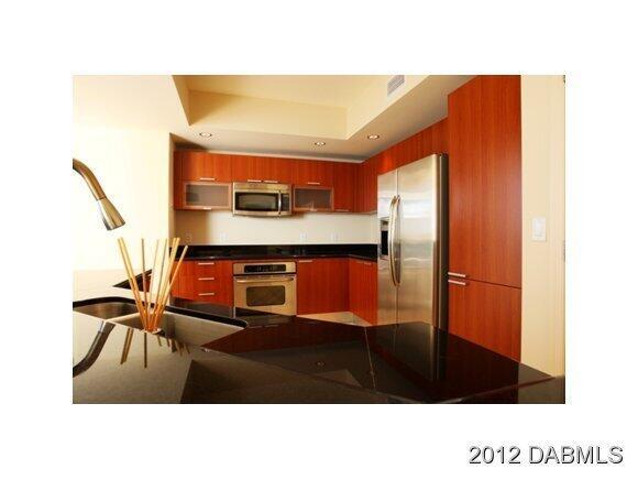 Building Photo - 241 Riverside Dr