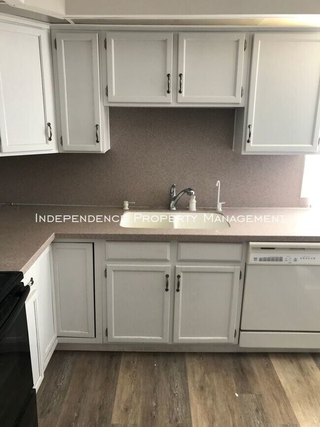 Foto del edificio - 3427 Valleywood Dr