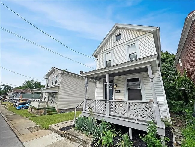 Building Photo - 1320 8th Ave