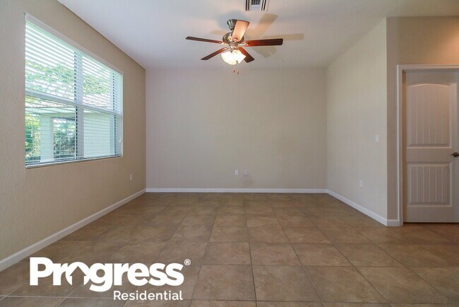 Building Photo - 5607 Caranday Palm Dr