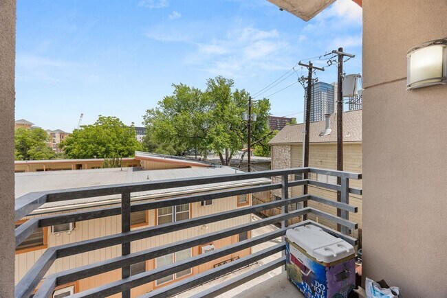 Foto del edificio - 711 W 26th St