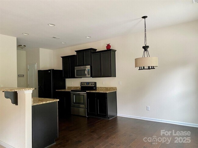 Foto del edificio - 3339 Silver Stream Rd