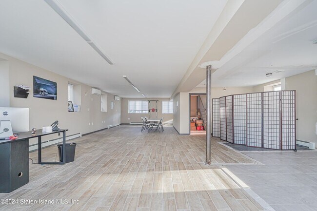 Foto del edificio - 2981 Hylan Blvd