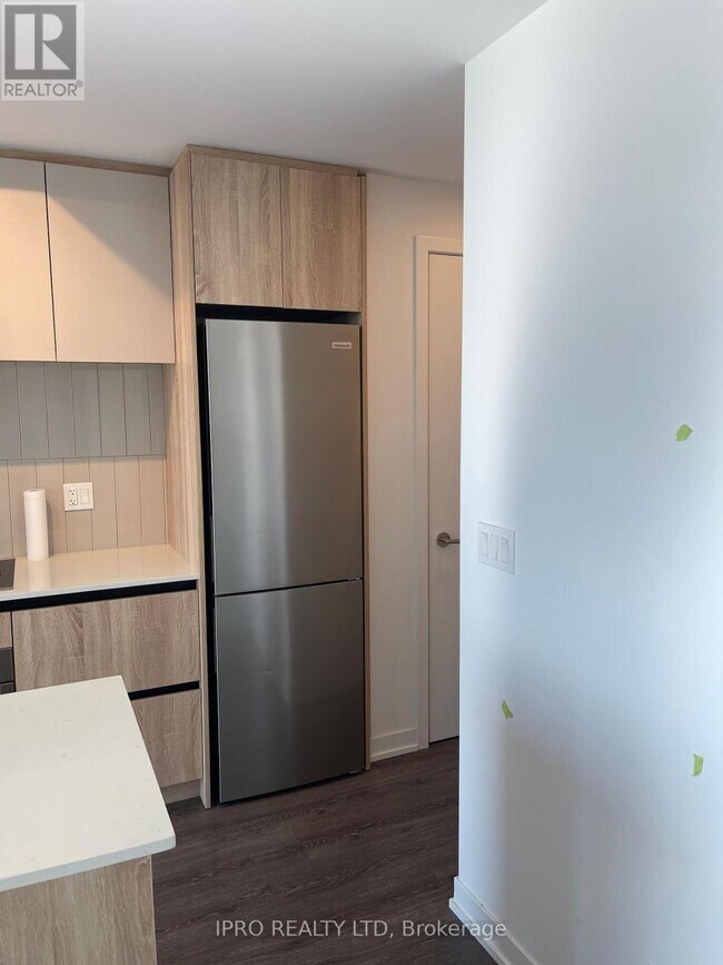 Photo du bâtiment - 7950-7950 Bathurst St