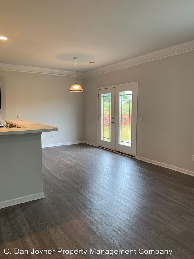 Building Photo - 3 br, 2.5 bath House - 102 Talisker Way