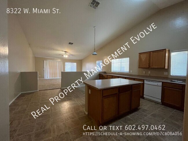 Foto del edificio - 8322 W Miami St