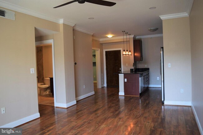 Foto del edificio - 6301 Edsall Rd