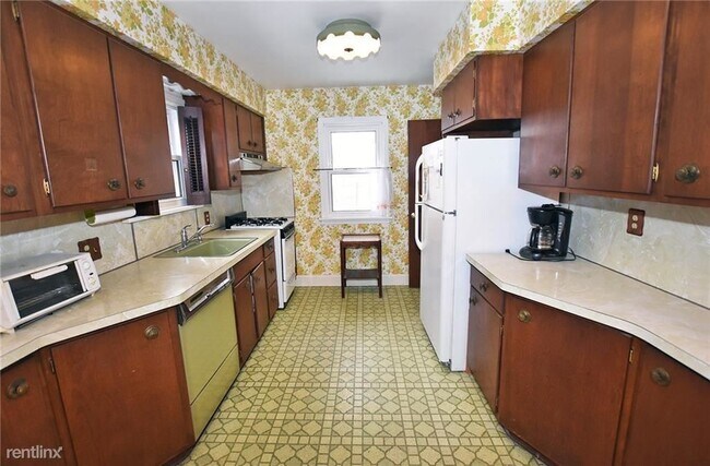 Building Photo - 3 br, 1 bath House - 58 Brookhaven Ter