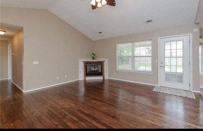 Building Photo - 655 Daisy Ln