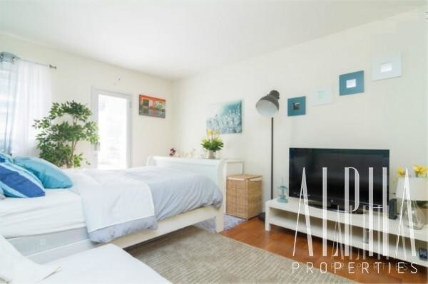 Foto del edificio - 338 E 14th St