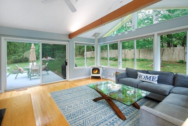 Foto del edificio - 15 Sunnyside Ln