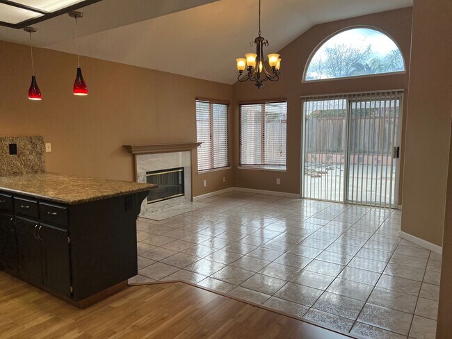 Foto del edificio - 1142 Rockhaven Ct. Salinas, CA 93906