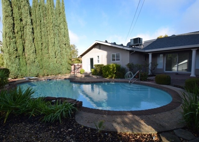 Primary Photo - 4338 Alderwood Way