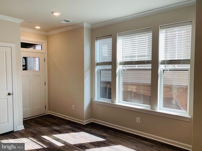 Foto del edificio - 22486 Radford Point Ter