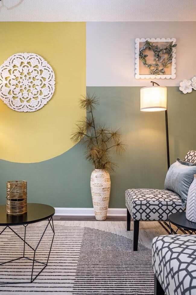 Foto del edificio - 1275 Sweet Pine Dr