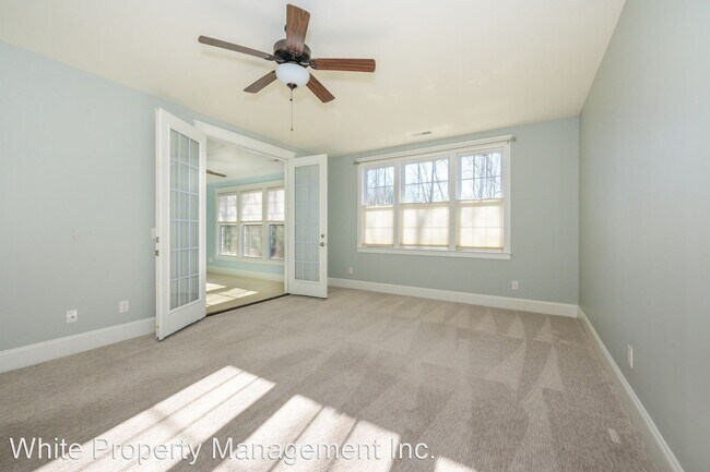 Building Photo - 3 br, 2.5 bath House - 6821 Fairway Row Lane