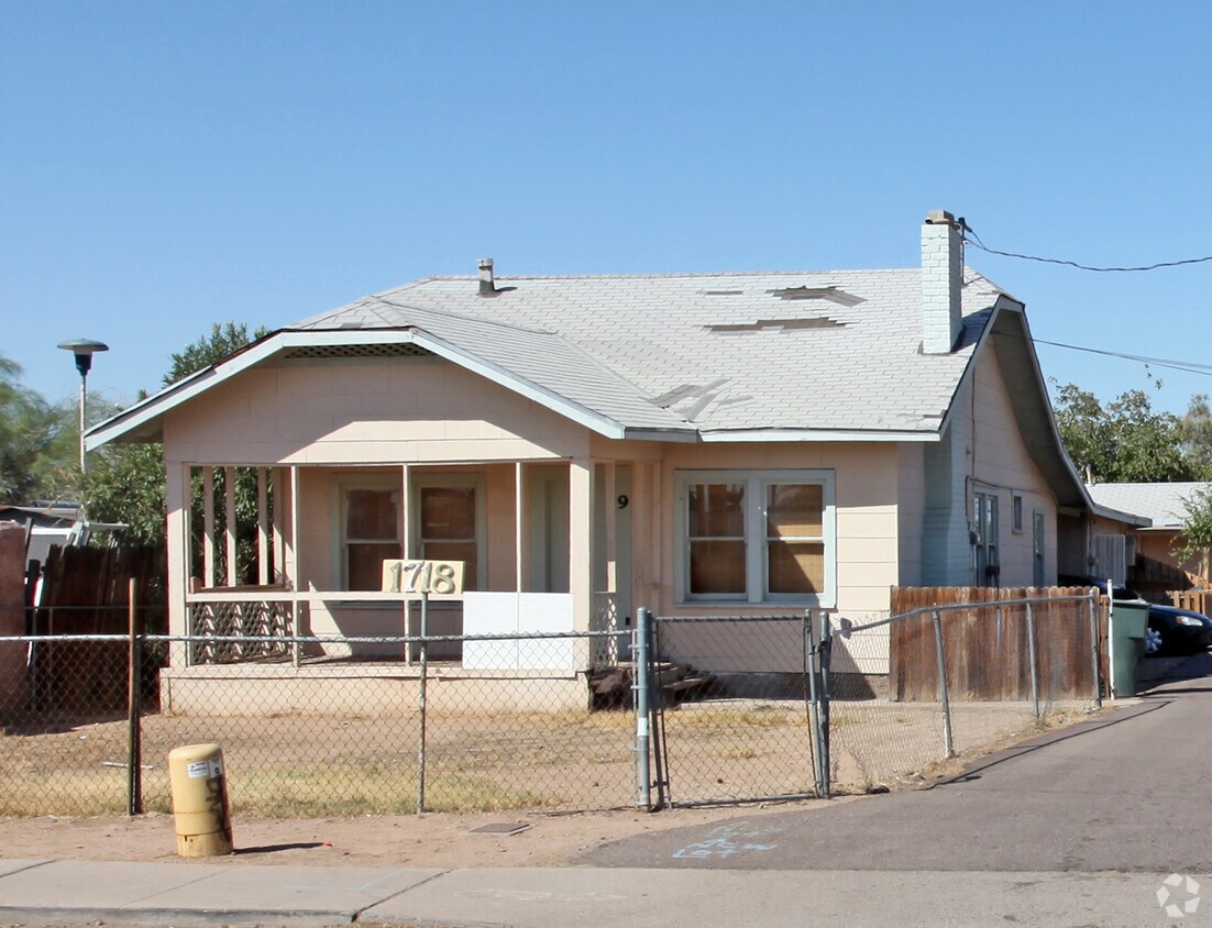 Primary Photo - 1718 N 26th Pl