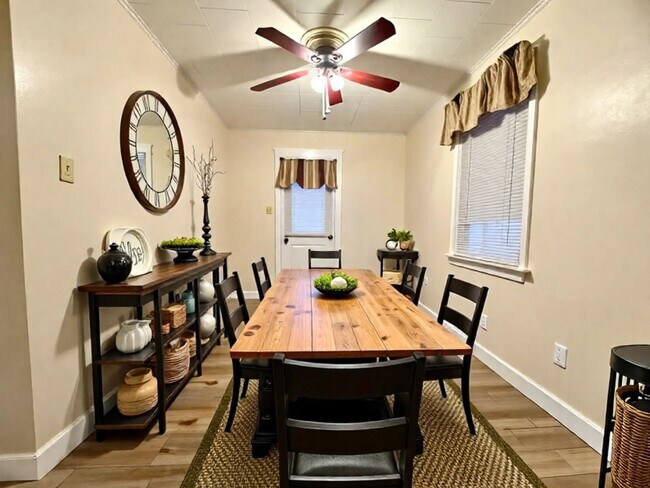 Foto del edificio - 3 Bedroom 2 Bathroom Cape Cod Available in York!