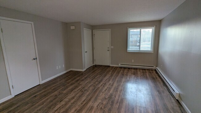 Foto del edificio - MN Cedar Village (827)