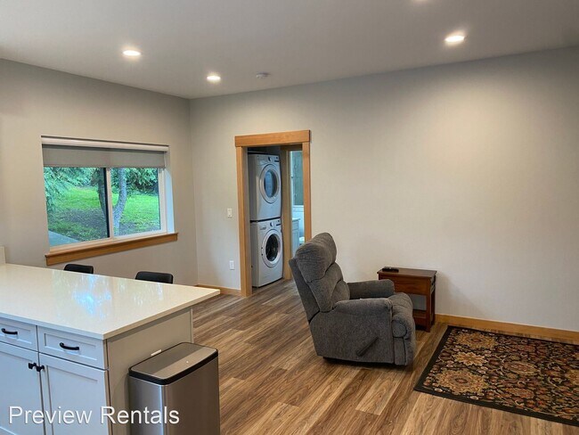 Building Photo - 1 br, 1 bath House - 3816 Q Avenue