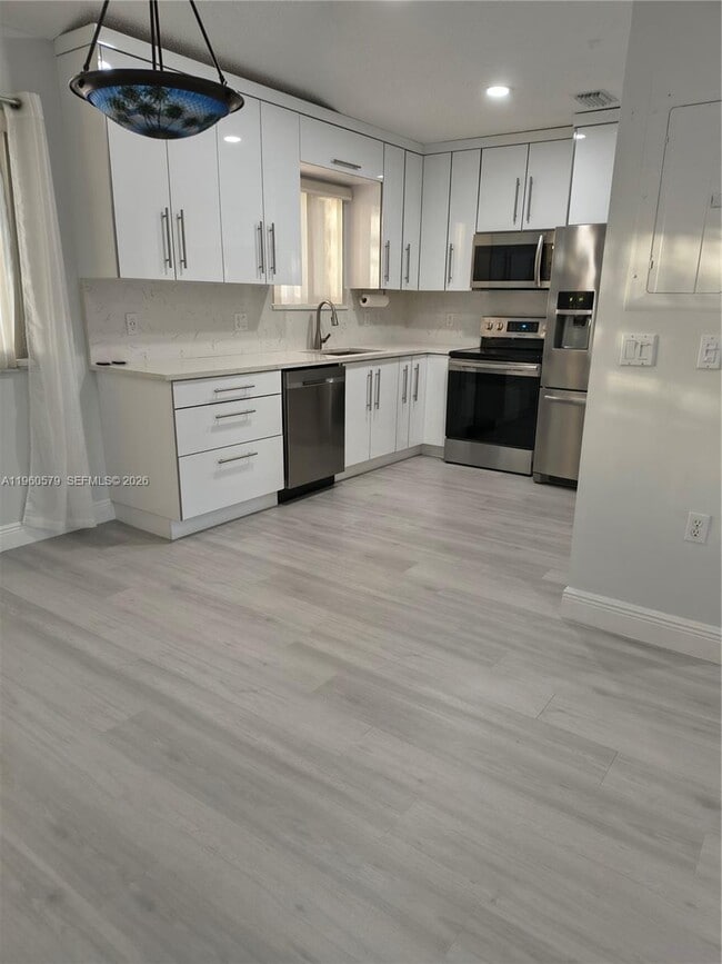 Building Photo - 2250 NW 78th Ave