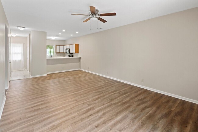 Building Photo - One-Level Laurel Creek Condo