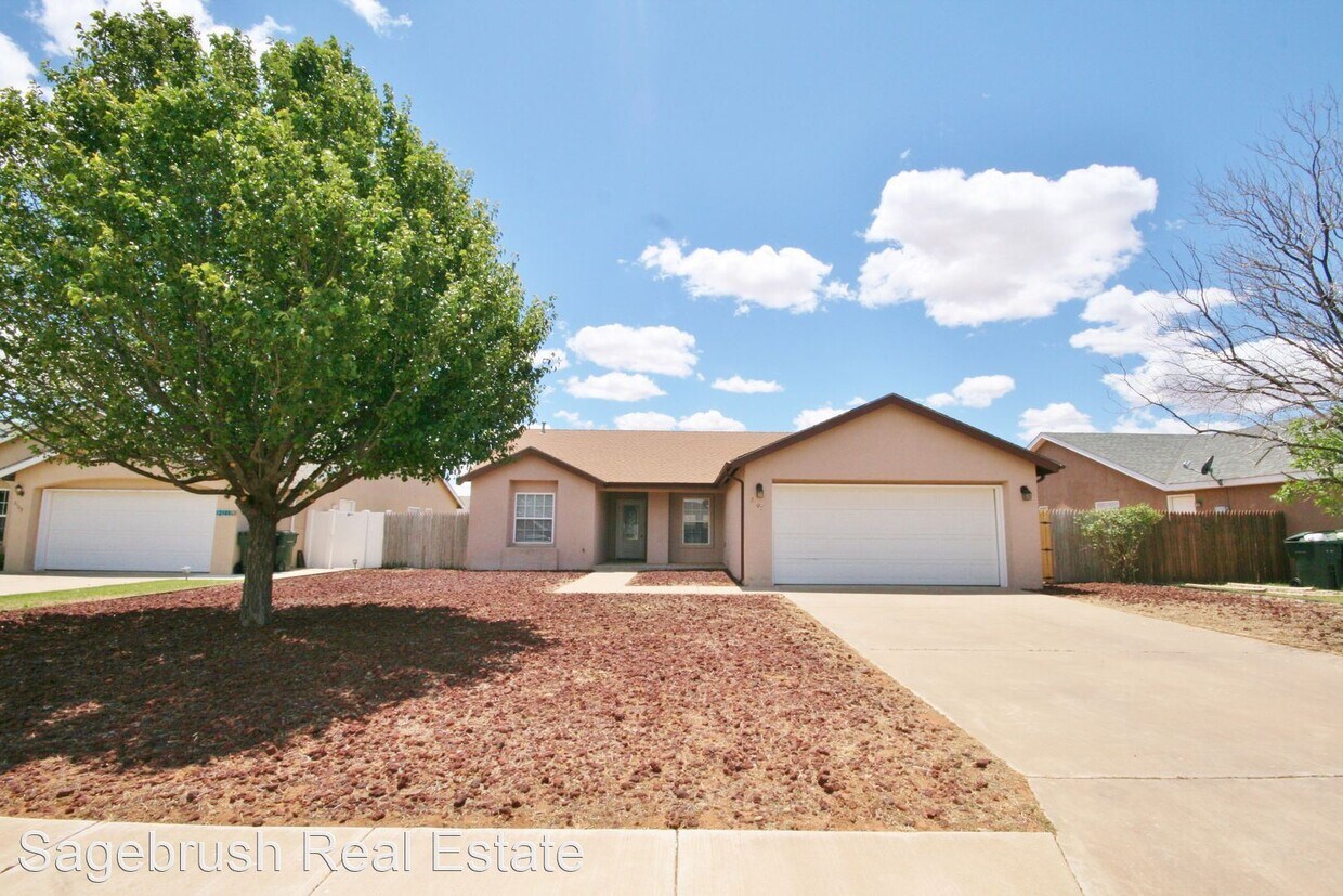 2105 Hali Ln, Clovis, NM 88101 House Rental in Clovis, NM