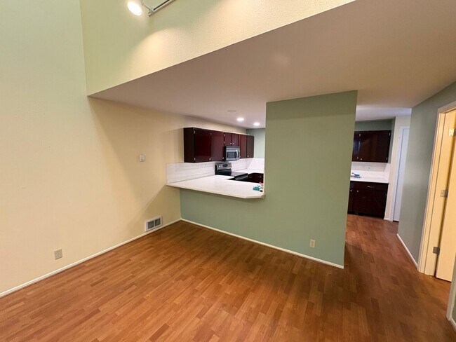 Foto del edificio - 2 Bed/2.5 Bath Townhome with Garage, Pool and Tennis Court