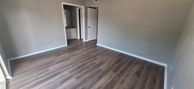 Foto del edificio - 13603 Ravensway Dr