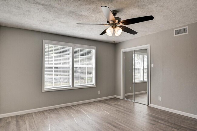 Building Photo - 7906 Hammerly Blvd