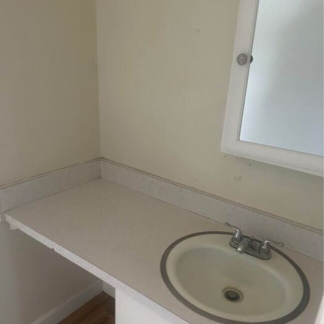 Foto del edificio - 2440 Almandor Cir