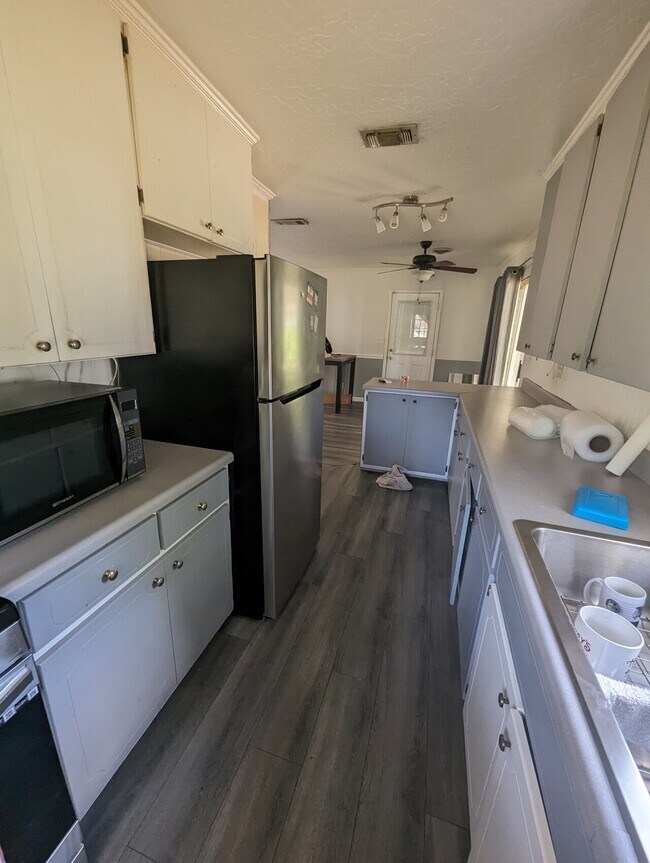 Building Photo - 3275 Fairfax Road