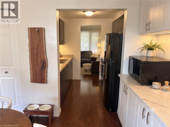 Photo du bâtiment - 279 Sandowne Dr
