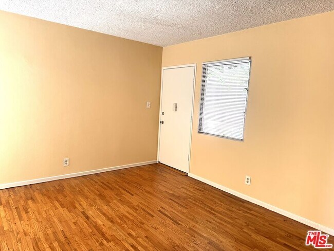 Foto del edificio - 5411 S Centinela Ave
