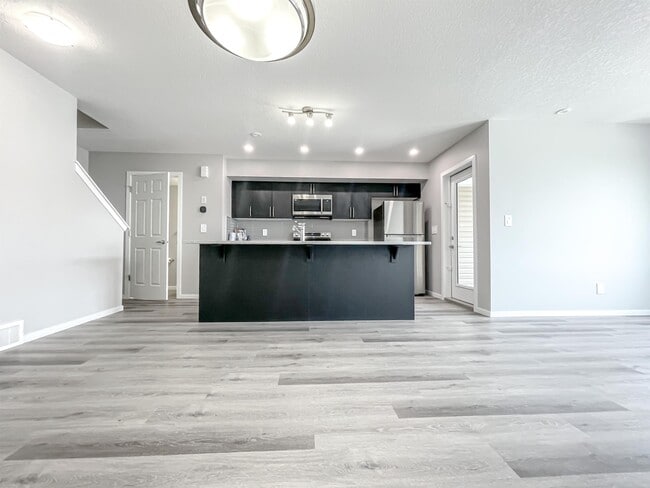 Building Photo - 831 Windbury Pl SW