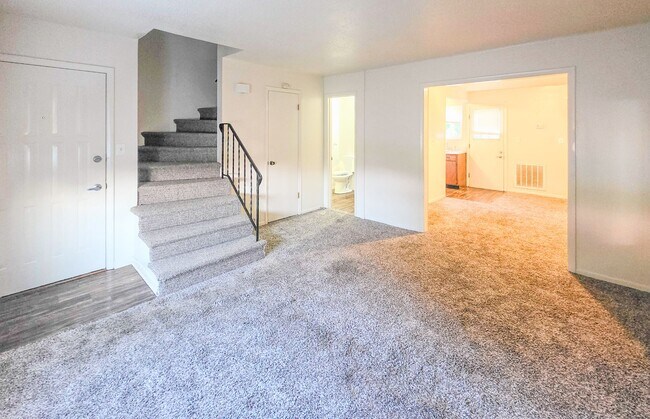 Foto del edificio - 1001 Flanders Ln NW