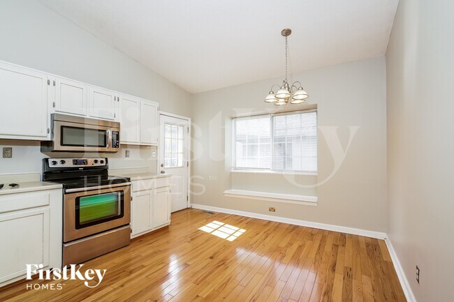 Foto del edificio - 5821 Buck Rill Dr