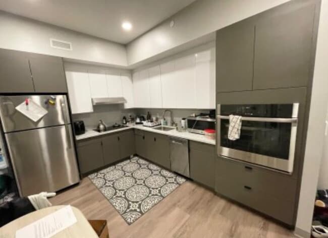 Building Photo - 104 Hemenway St