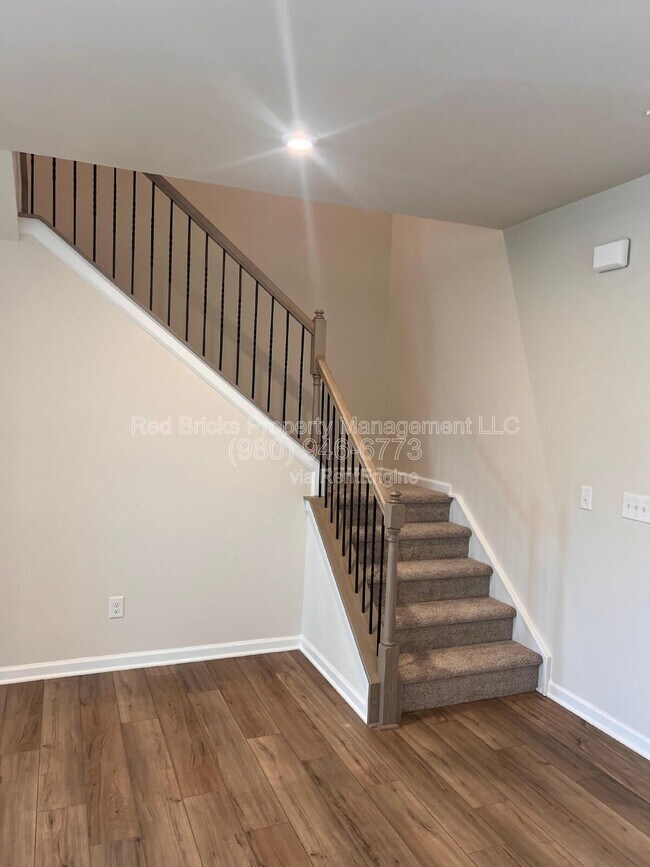 Foto del edificio - 5108 Carrick St