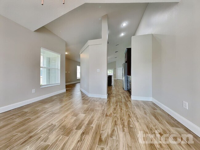 Foto del edificio - 3010 Clover Blossom Cir