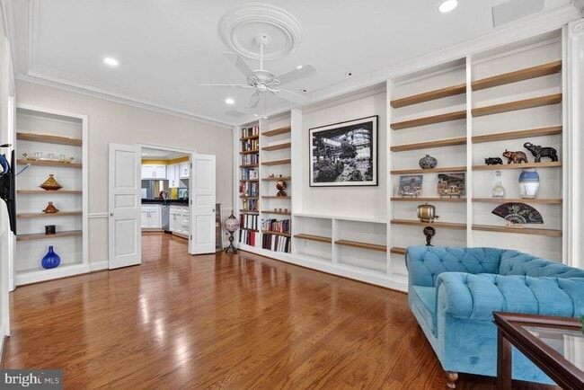 Building Photo - 1300 Army Navy Dr