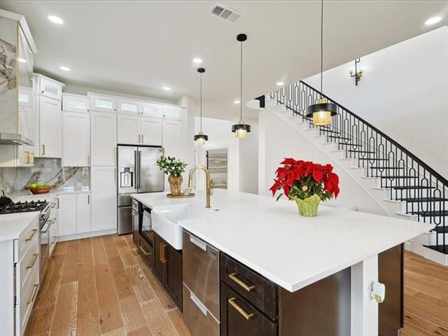 Building Photo - 2633 Prestonwood Dr