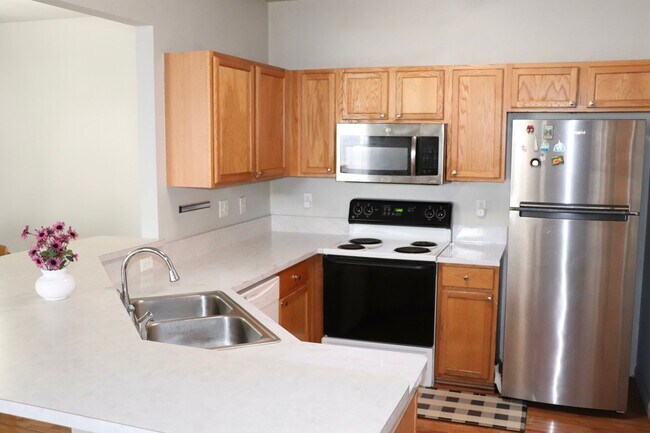 Building Photo - 13140 Canopy Dr