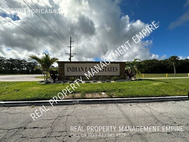 Foto del edificio - 2290 Tropicana Dr