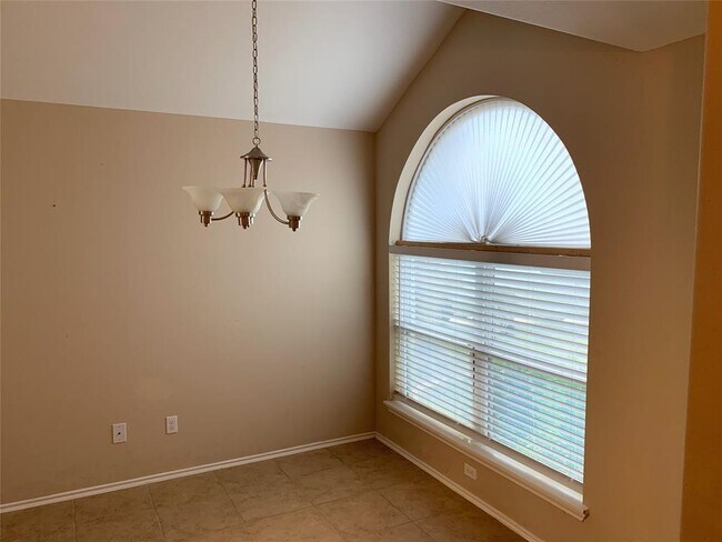 Foto del edificio - 6815 Hampden Point Ct