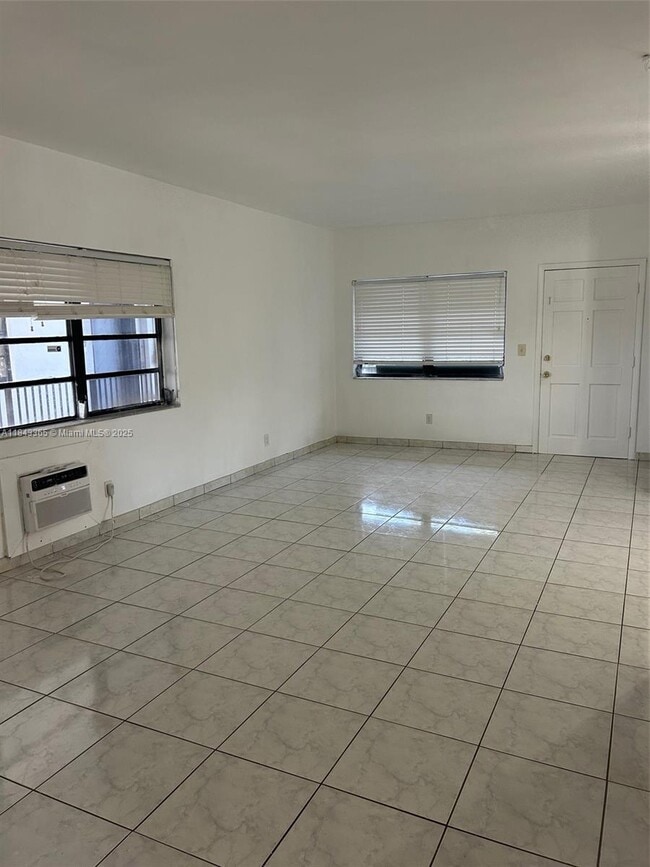Building Photo - 7845 NE Bayshore Ct