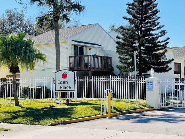 Building Photo - 637 Executive Center Dr